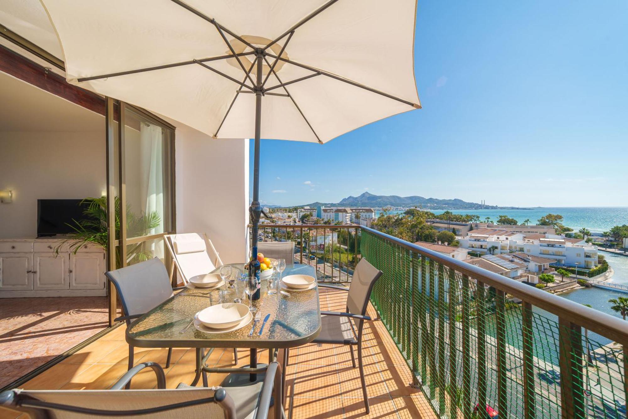 Apartment The Shell Ii, Beach Views And Pool Алькудия Экстерьер фото